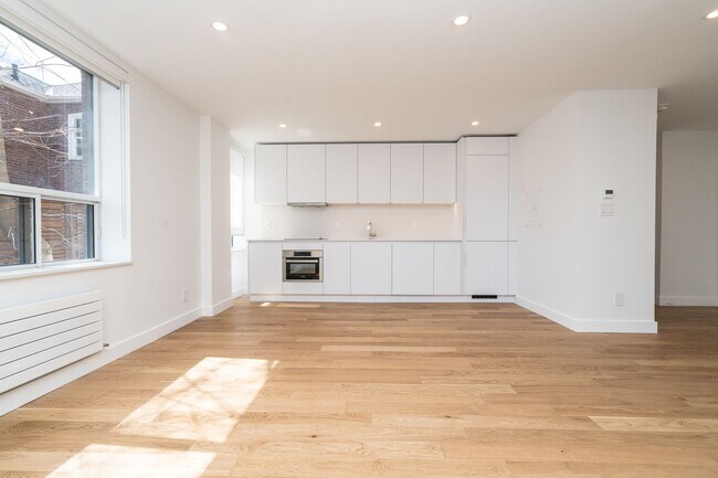 Photo - 755 Avenue Rd Unit 207