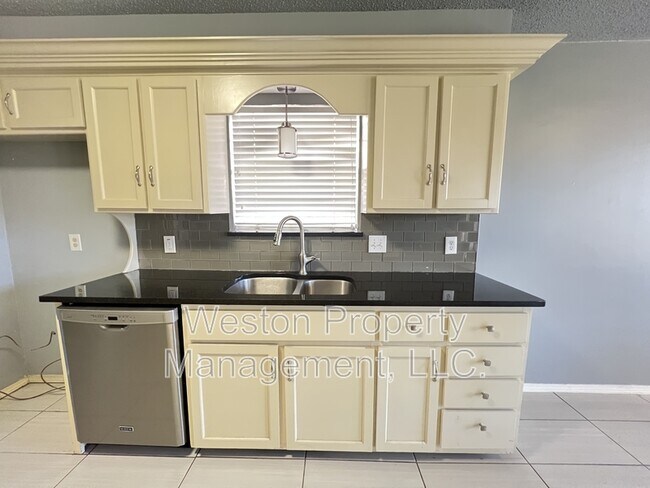 Photo - 10408 Blue Spruce Rd