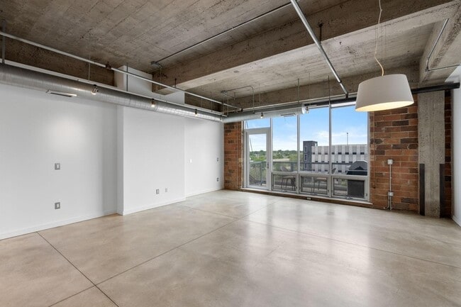 Photo - 901 N 3rd St