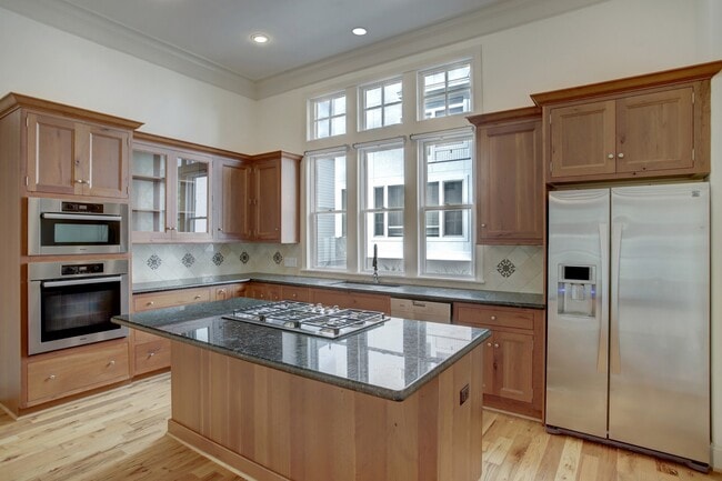 Photo - 1415 Oakdale St