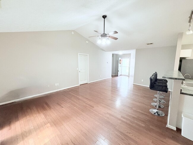 Photo - 110 Sycamore Dr