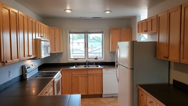 Photo - Spacious 2 Bed / 2 Bath Apartment – West End Billings