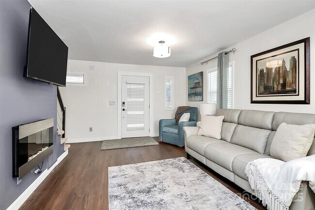 Photo - 2016 Brewton Dr