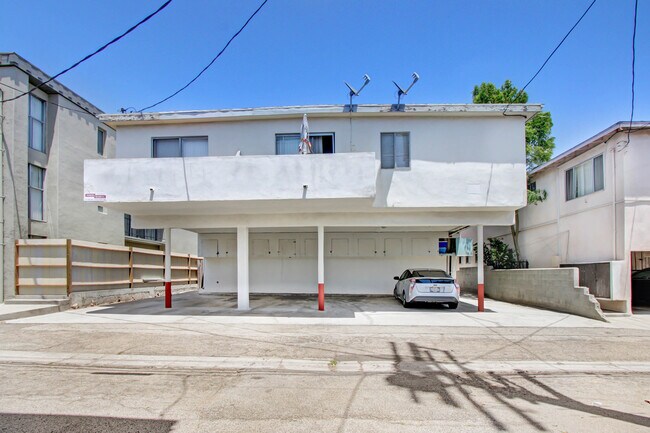 Photo - 1705 Purdue Ave in West LA - near Sawtelle...