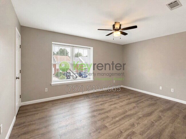 Photo - 810 Huntly Dr
