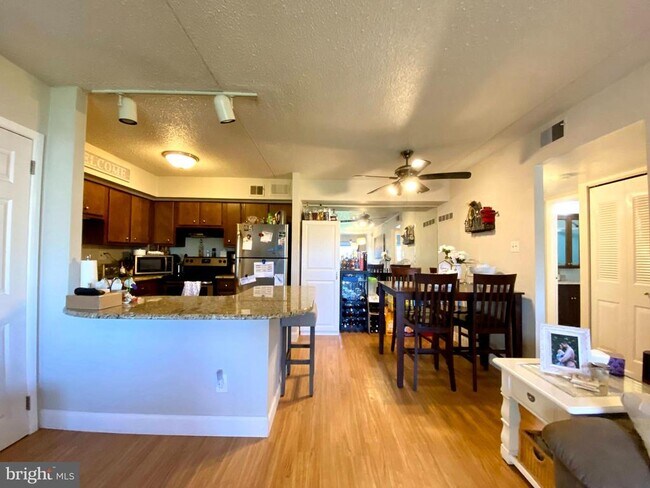 Photo - 5200 Hilltop Dr