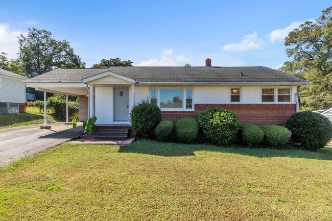 Photo - Stylish 3 Bedroom, 2 Bath Ranch with Brigh...