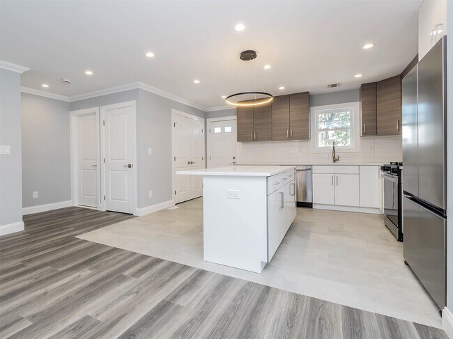 Building Photo - 7 Edgewood Rd Rental
