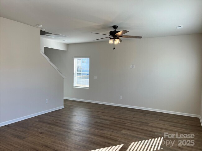 Photo - 1124 Jeffery Dean Ct