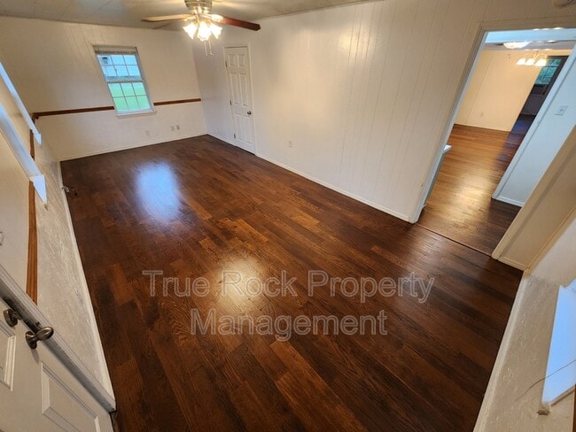 Photo - 917 E Beverly St