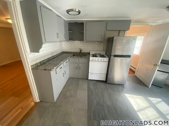 Photo - 1725 Commonwealth Ave Unit 5