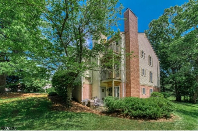 Photo - 130 Jamestown Rd