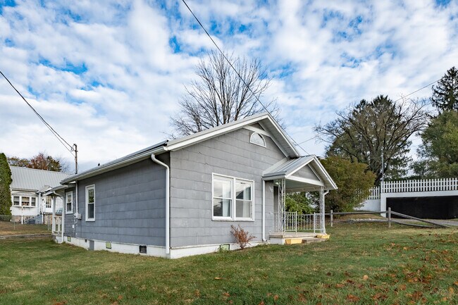 Photo - 102 Hayes St