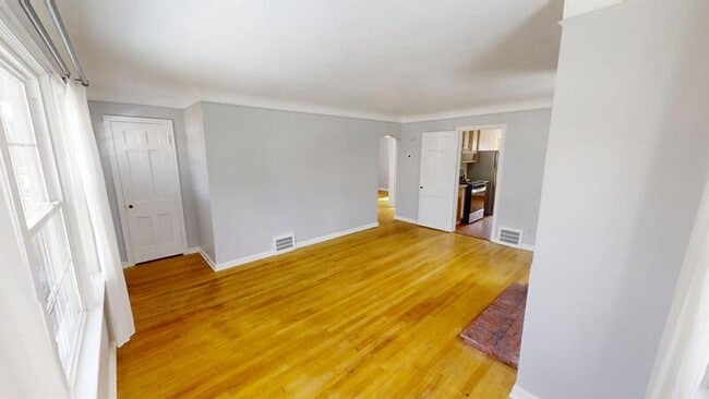 Photo - 601 W Hoover Ave