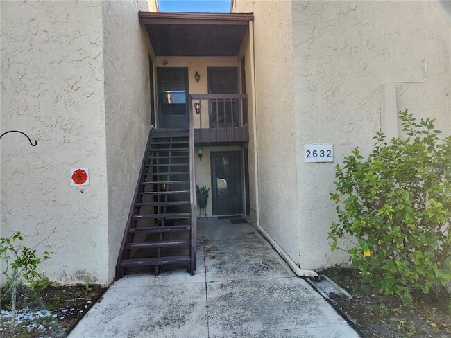 Building Photo - 2632 Hidden Lake Dr N Unit H