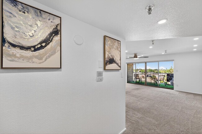 Building Photo - 425 S Parkcrest Unit 334