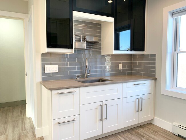 Photo - 99-07 Ascan Ave