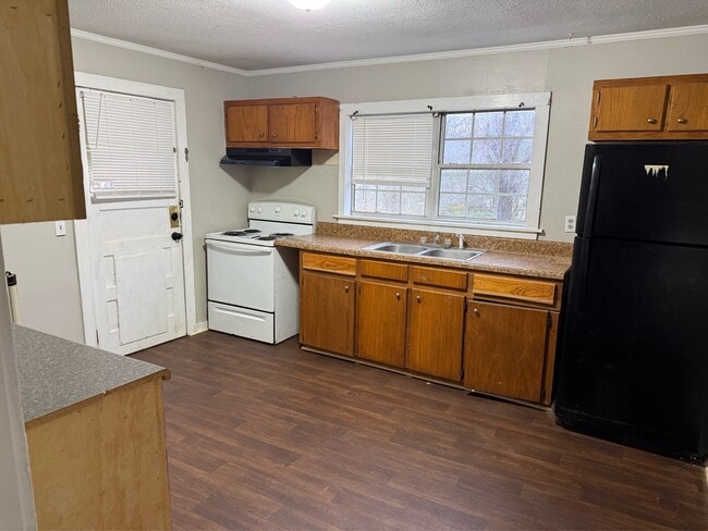 Photo - 131 W 10th St