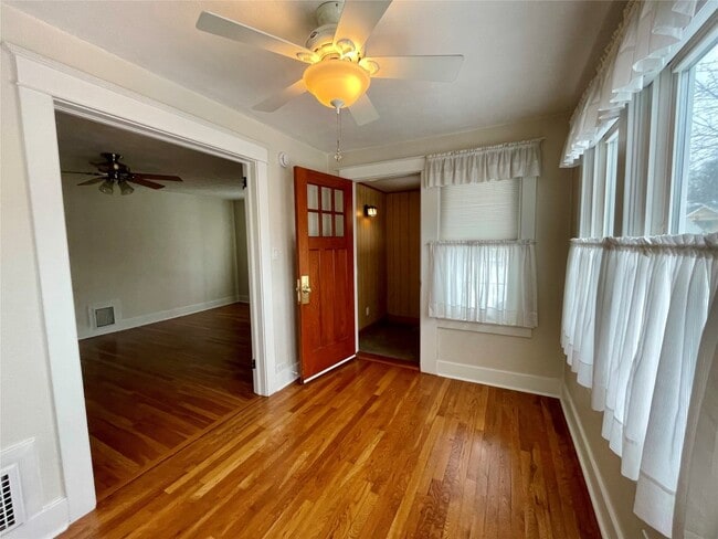 Photo - 206 E Edwards St