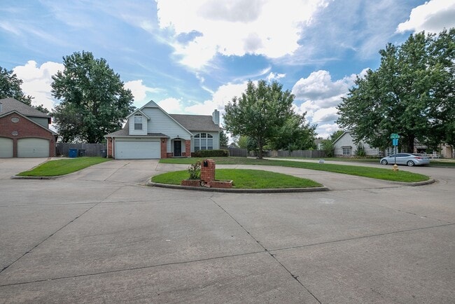 Photo - Gorgeous 4 Bedroom Remodel, Union Schools!