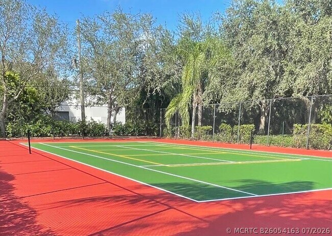 Photo - 121 SW Palm Dr Unit 306