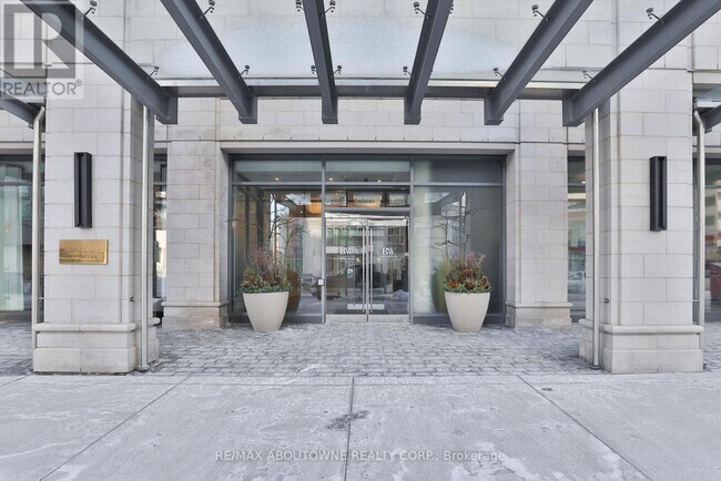 Photo - 2060 Lakeshore Rd. Unit 304