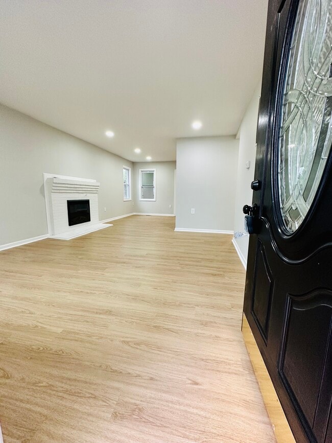 5906 Leewood Ave