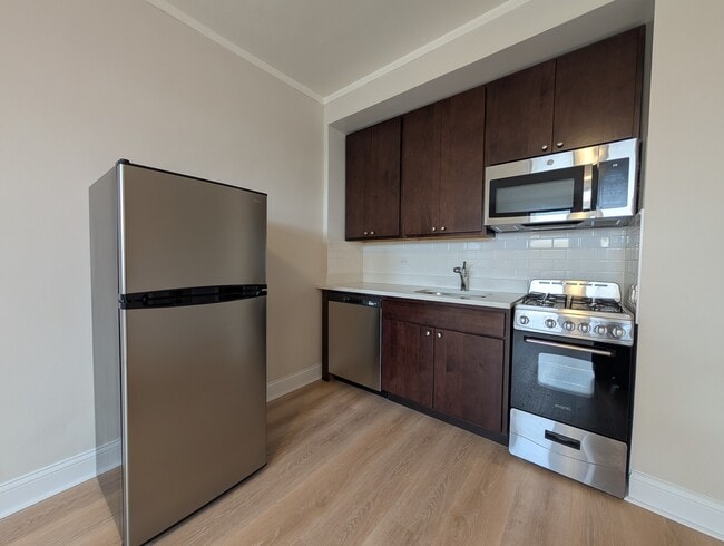 Photo - 3335 W Diversey Ave Unit 309