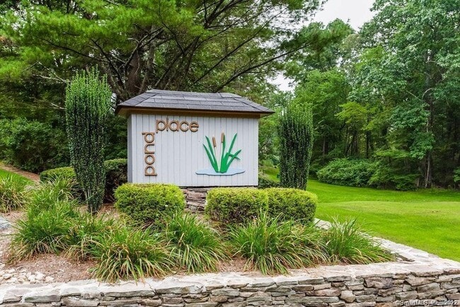 Building Photo - 5 Edgewood Cir Unit 5