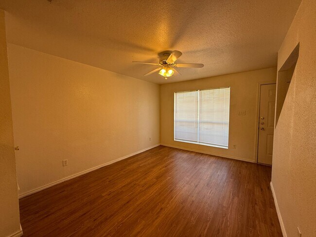 4504 Alan Kent Dr Unit B