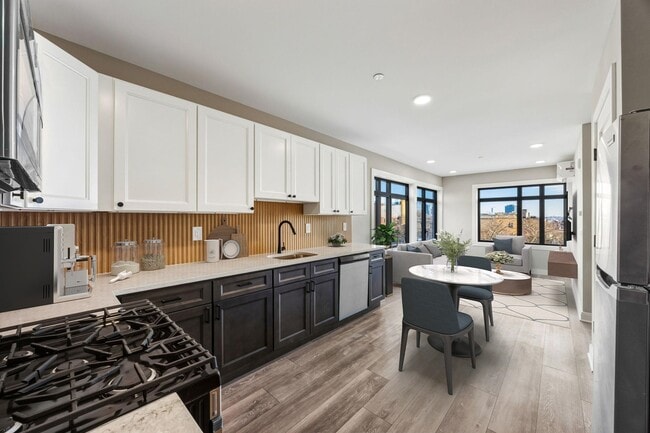 Photo - 558 Communipaw Ave Unidad 301