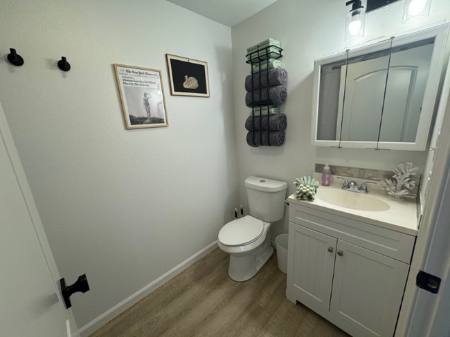 Photo - 210 H Pickens Rd