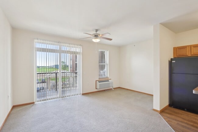 Columbia- Living Area - Iron Gate Apartments