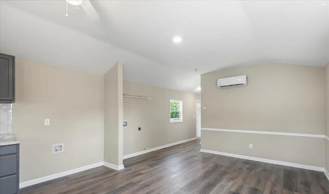 16672 Gabriel Wy