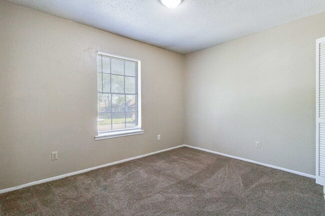 Photo - St James Apartments Unit 6