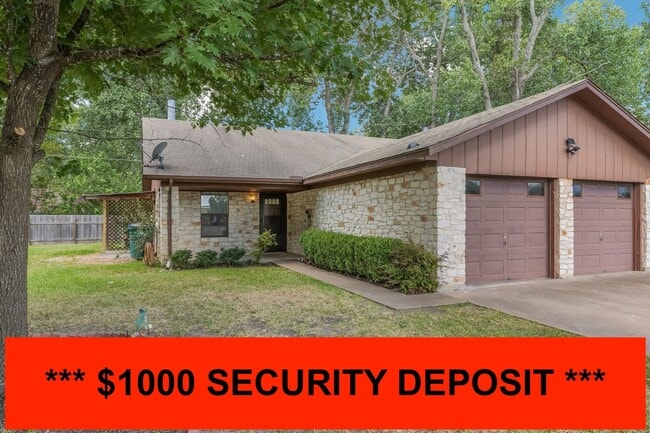 Building Photo - Spacious 2/1 Duplex in Central Taylor, Tx Unit 2109-A