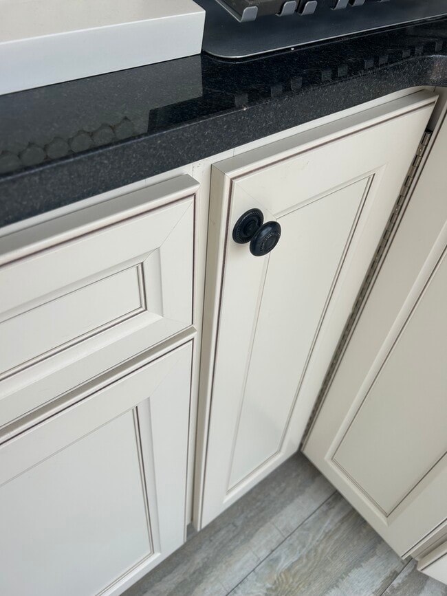 Building Photo - 3403 Weidner Ave