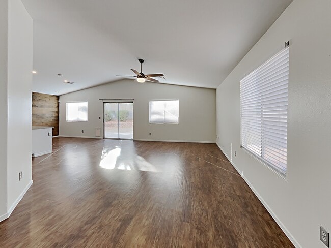 Photo - 9395 Santa Fe Rose St