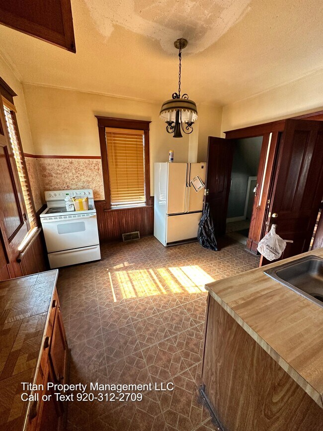 Photo - 196 Ellis St