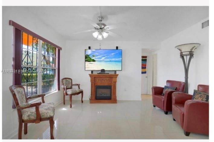 Photo - 755 SW 6th St Condo Unit 1