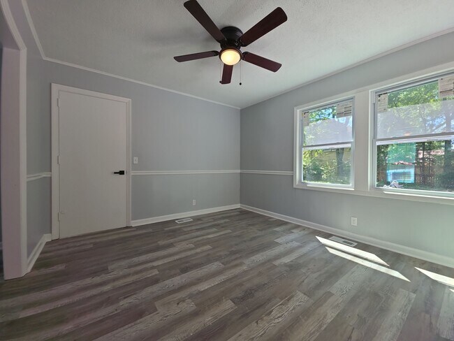Photo - 307 Mockingbird Rd SE