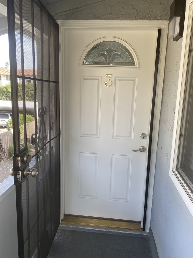 Entrada principal - 990 Helen Ave Unidad 4