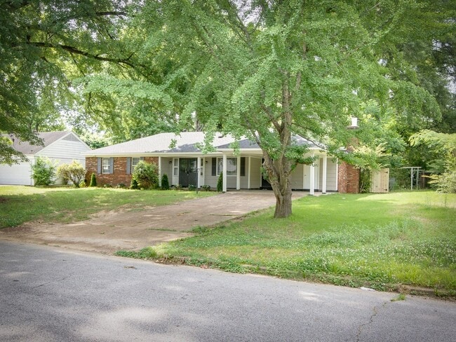 Photo - Beautiful Renovated 3 Bedroom 2 Bathroom in Whitehaven!