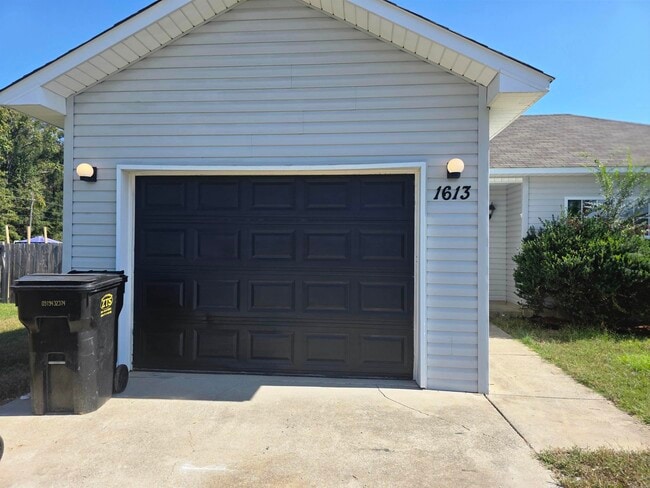 Photo - 1613 Moon Rd