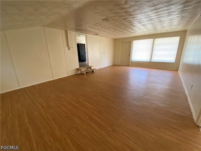 Photo - 7656 Hart Dr