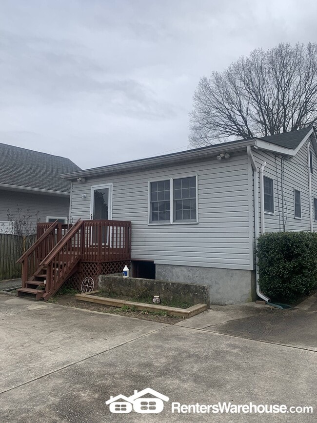 Photo - 304 Magothy Rd