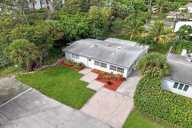 Photo - 1205 S Lake Dr