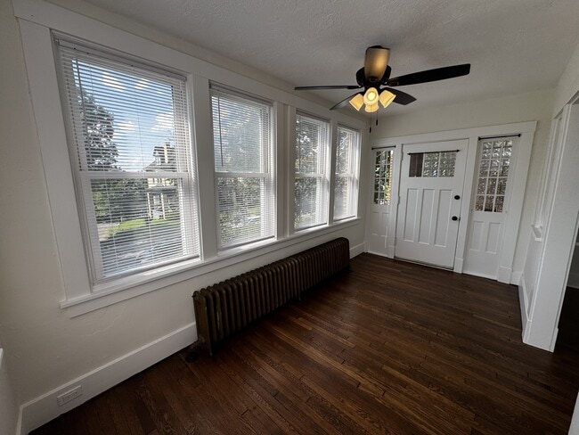Photo - 2975 Belrose Ave Unidad 1