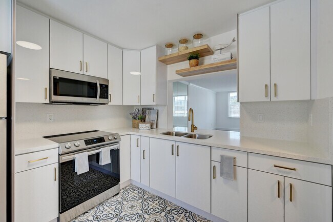 Building Photo - 1893 S Ocean Dr Unit 503 Rental