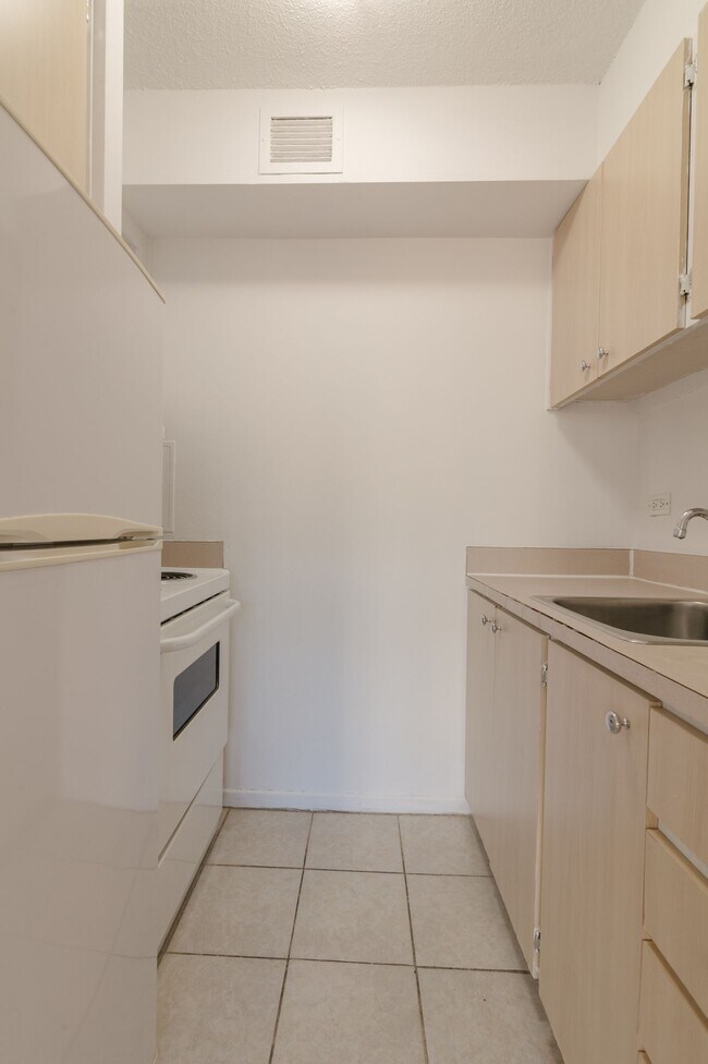 Photo - 1975 Maisonneuve Blvd W Unit 310